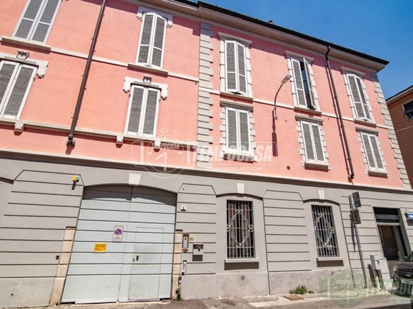 appartamento in vendita a Monza in zona Centro Storico