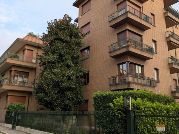 appartamento in vendita a Monza in zona Centro Storico