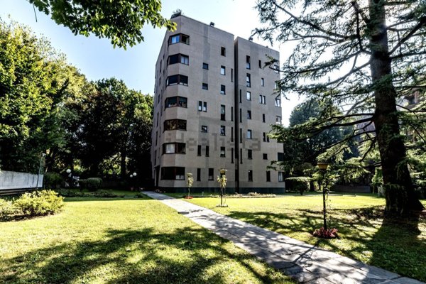 appartamento in vendita a Monza in zona Ospedale San Gerardo