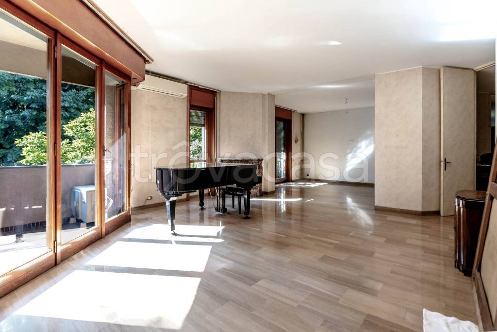 appartamento in vendita a Monza in zona Ospedale San Gerardo