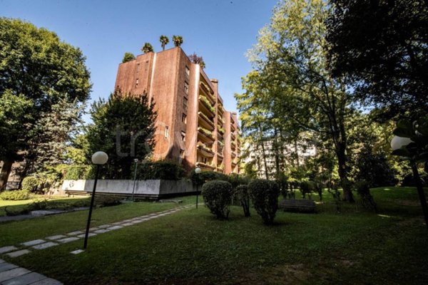 appartamento in vendita a Monza in zona Ospedale San Gerardo