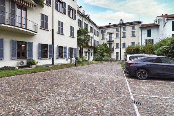 appartamento in vendita a Monza in zona Centro Storico