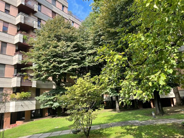 appartamento in vendita a Monza in zona Centro Storico