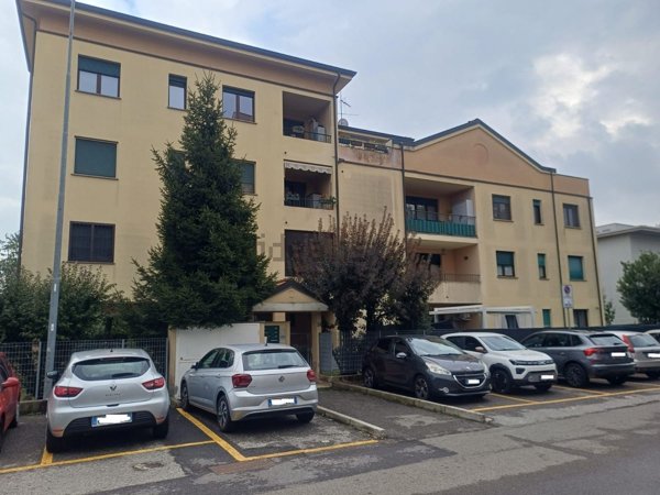 box auto in vendita a Monza