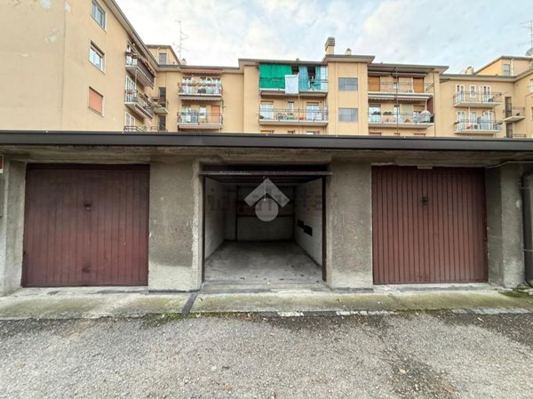 box auto in vendita a Monza