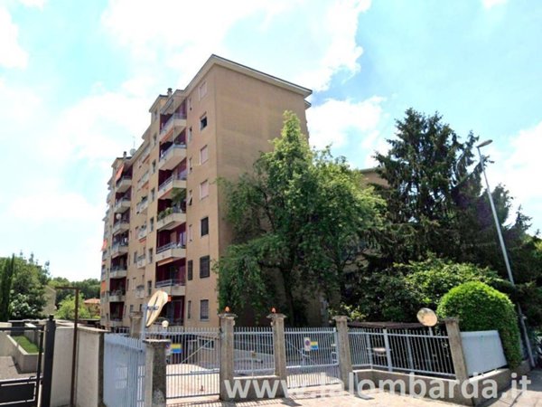 locale di sgombero in vendita a Monza