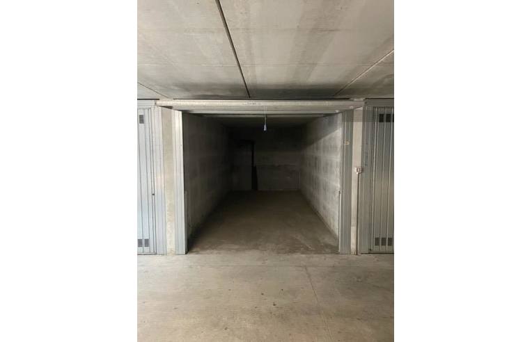 box auto in vendita a Monza
