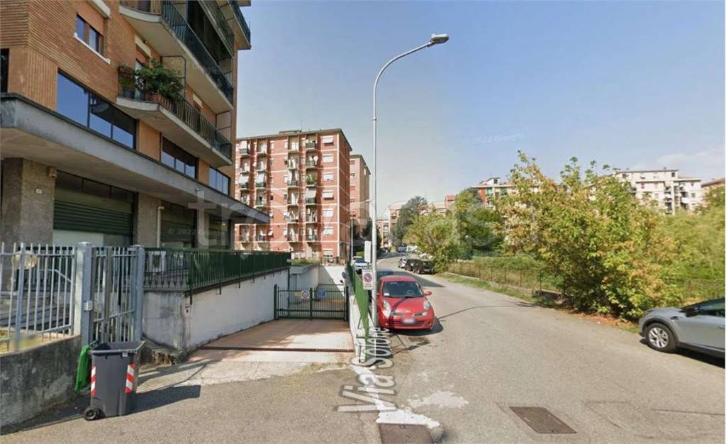 locale commerciale in vendita a Monza