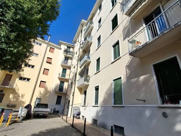 appartamento in vendita a Monza in zona Centro Storico