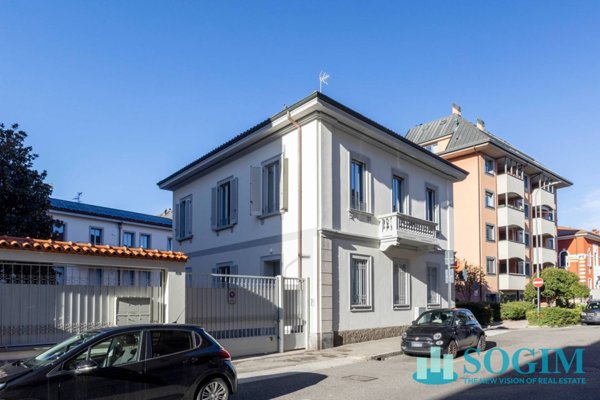 appartamento in vendita a Monza in zona Centro Storico