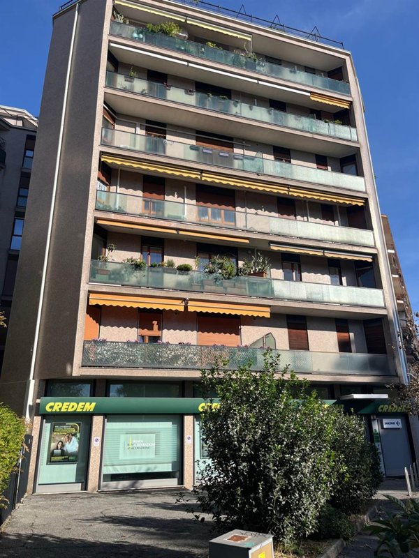 appartamento in vendita a Monza in zona Centro Storico
