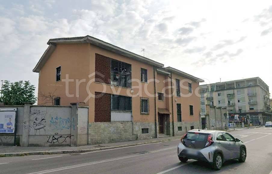 appartamento in vendita a Monza in zona Centro Storico