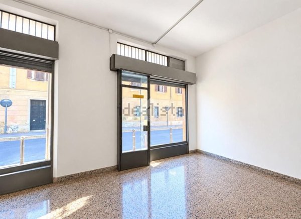 locale commerciale in vendita a Monza in zona Centro Storico