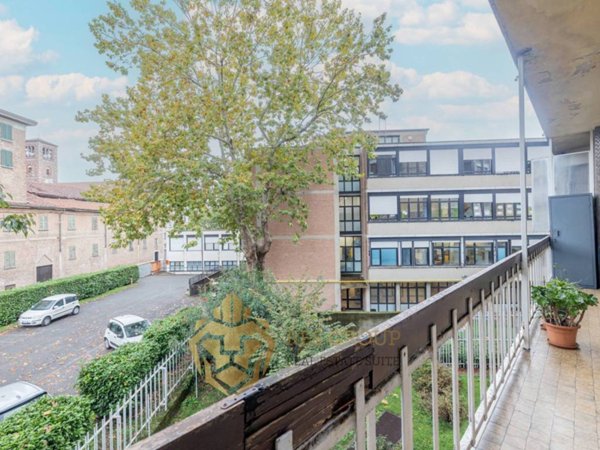 appartamento in vendita a Monza in zona Centro Storico