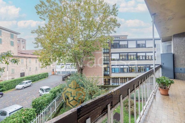 appartamento in vendita a Monza in zona Centro Storico