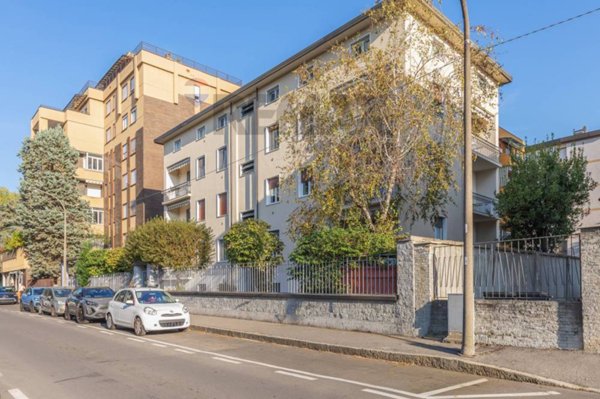 appartamento in vendita a Monza in zona Centro Storico