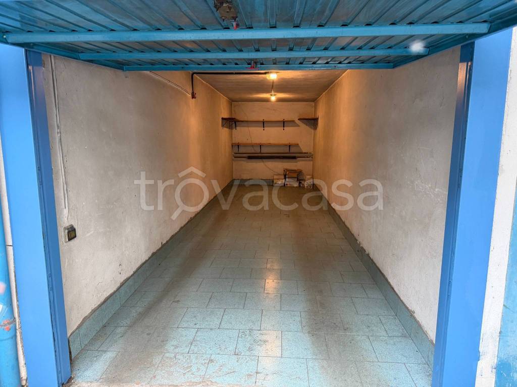 box auto in vendita a Monza