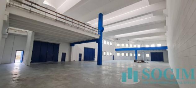 negozio in vendita a Muggiò in zona Taccona