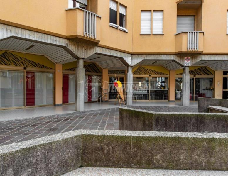 locale commerciale in vendita a Muggiò