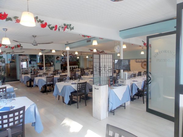 negozio in vendita a Muggiò