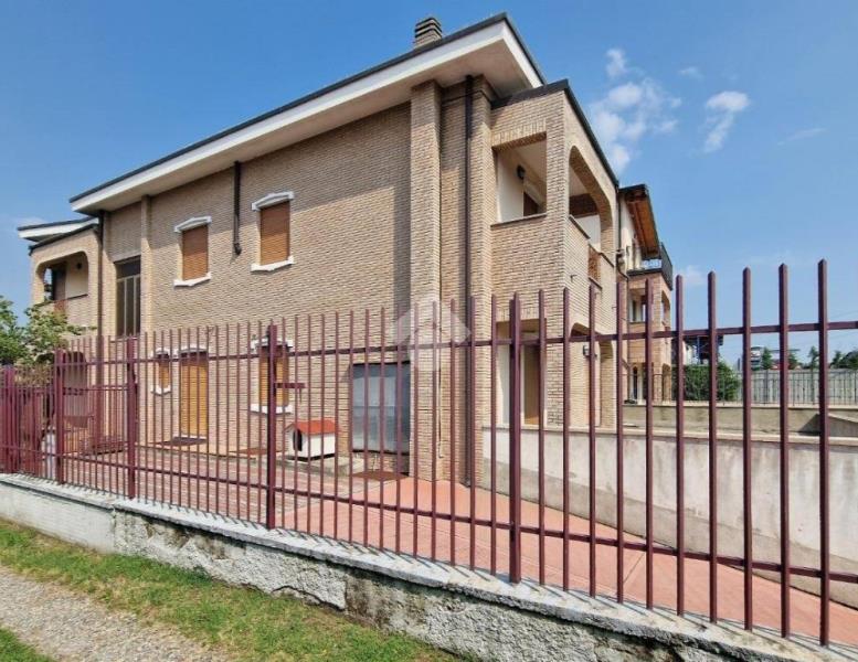 casa indipendente in vendita a Muggiò in zona Taccona