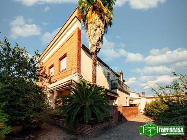 casa indipendente in vendita a Muggiò