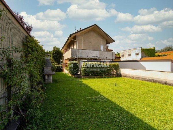 casa indipendente in vendita a Muggiò