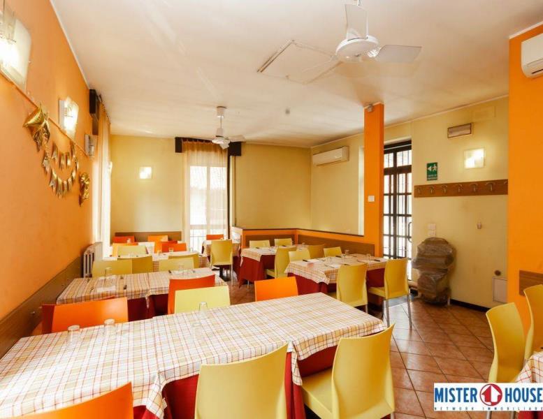 negozio in vendita a Muggiò