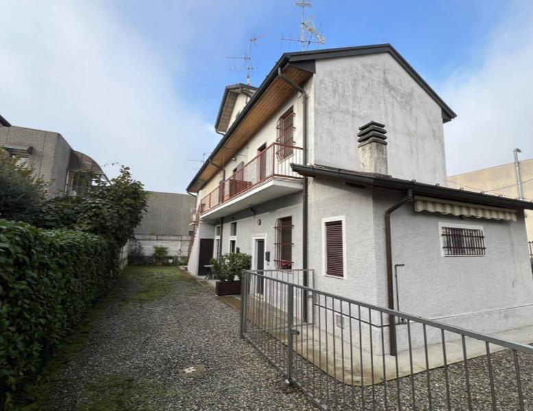 appartamento in vendita a Muggiò in zona Taccona