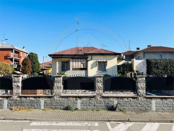 casa indipendente in vendita a Muggiò