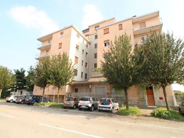 locale commerciale in vendita a Muggiò