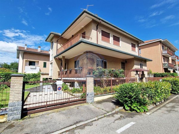 casa indipendente in vendita a Muggiò in zona Taccona