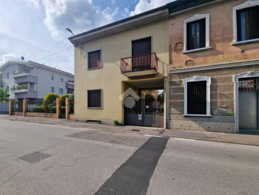casa indipendente in vendita a Muggiò