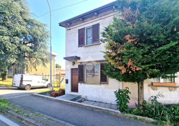 casa indipendente in vendita a Muggiò