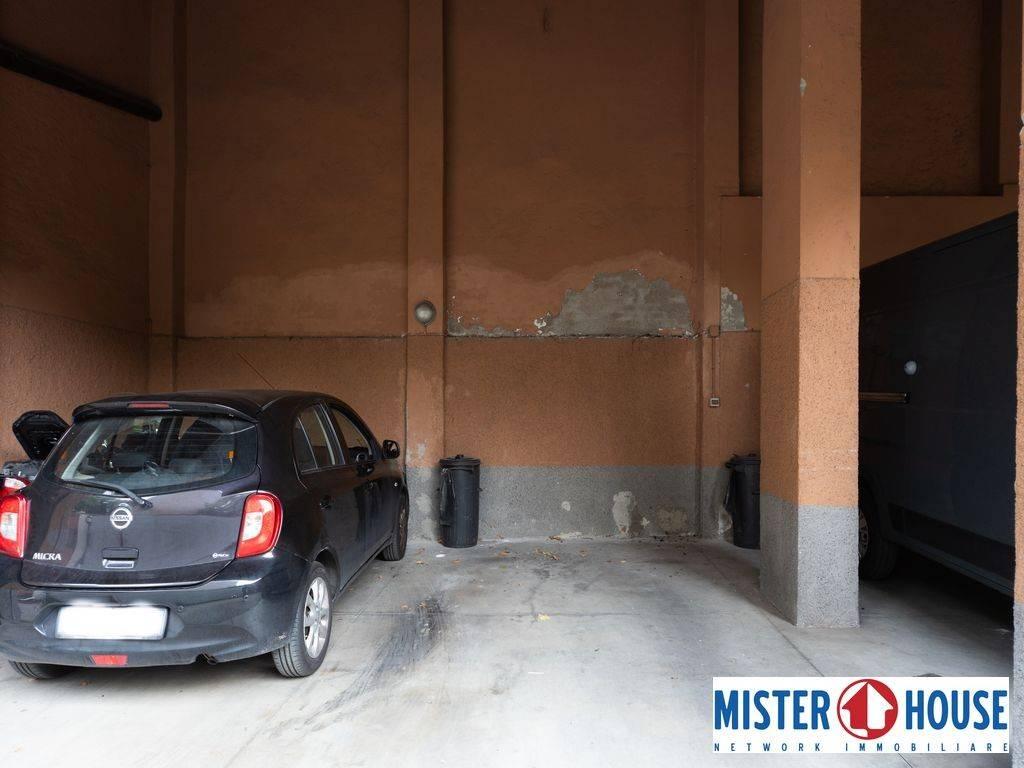 negozio in vendita a Muggiò