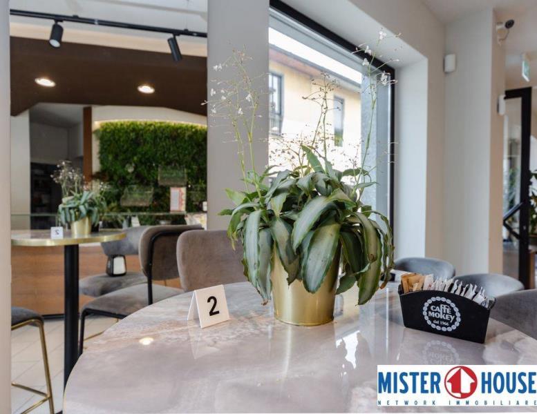 negozio in vendita a Muggiò