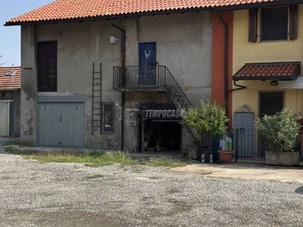 casa indipendente in vendita a Muggiò in zona Taccona