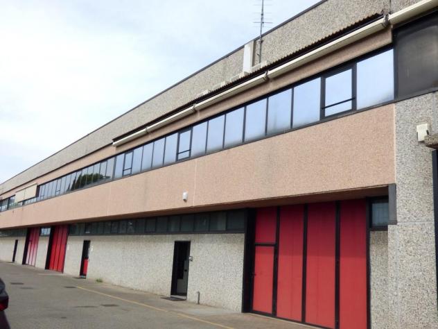 locale commerciale in vendita a Muggiò