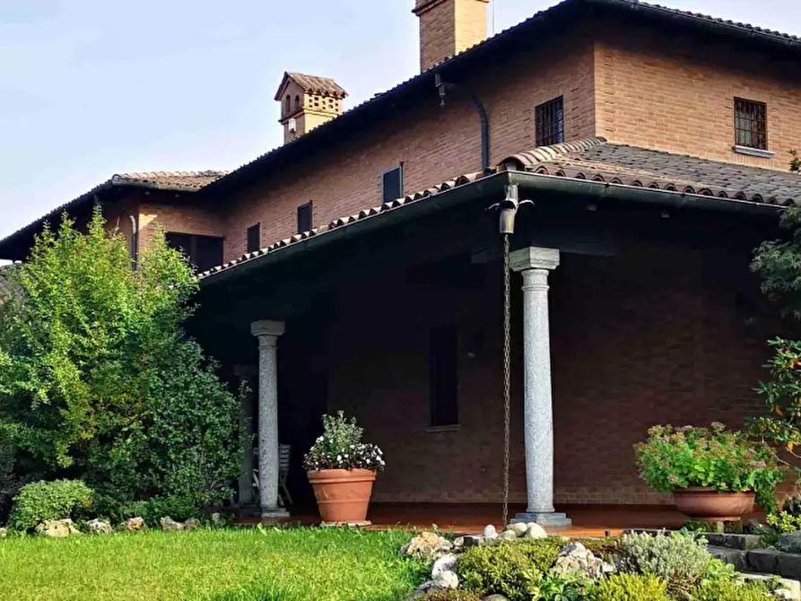 casa indipendente in vendita a Muggiò