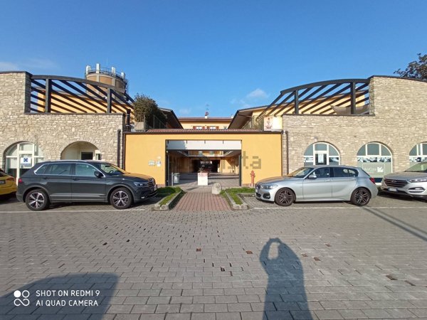 locale commerciale in vendita a Muggiò