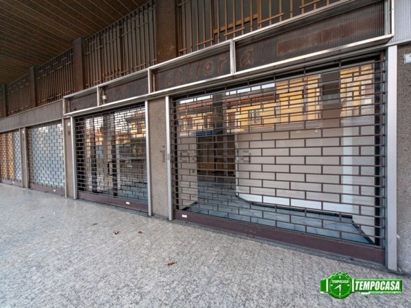 negozio in vendita a Muggiò