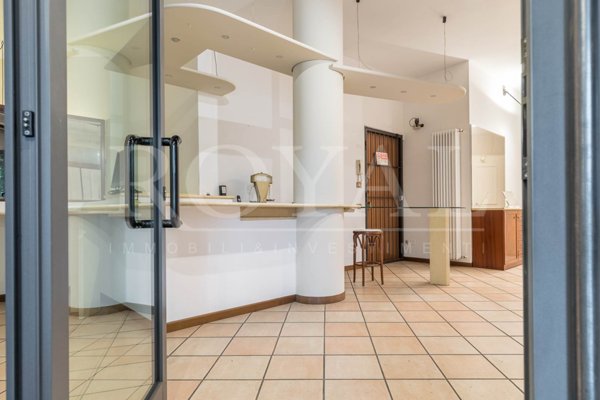 negozio in vendita a Muggiò