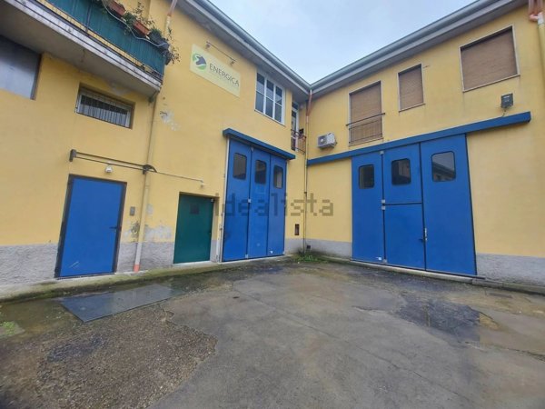 locale di sgombero in vendita a Muggiò in zona Taccona