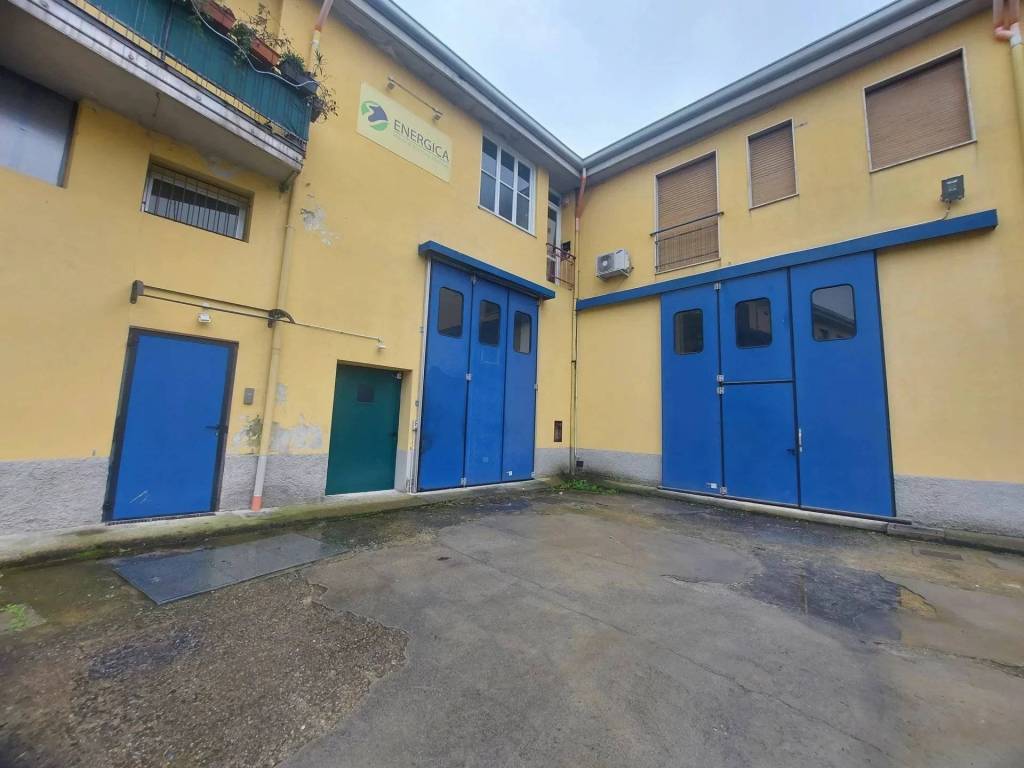 locale di sgombero in vendita a Muggiò in zona Taccona