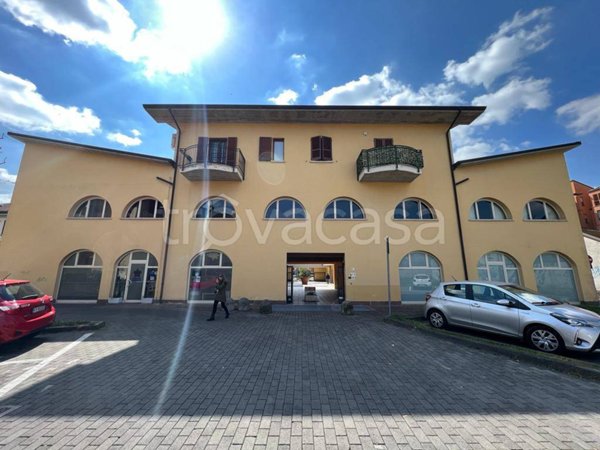 negozio in vendita a Muggiò