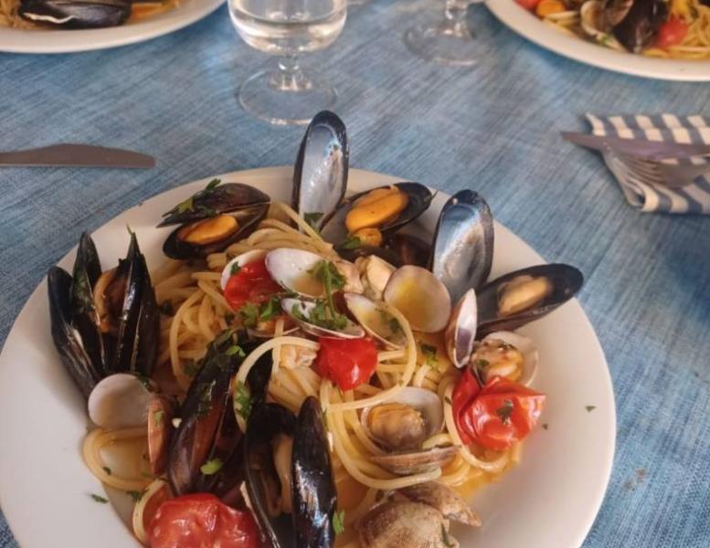 negozio in vendita a Muggiò