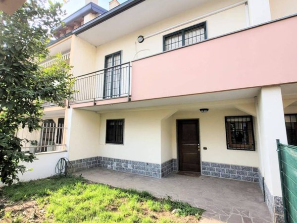 casa indipendente in vendita a Muggiò in zona Taccona