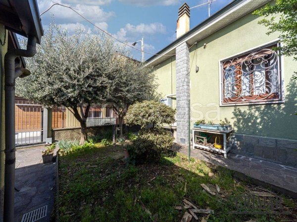 casa indipendente in vendita a Muggiò
