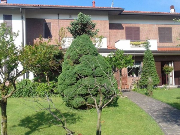 casa indipendente in vendita a Muggiò in zona Taccona