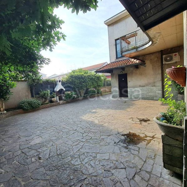 casa indipendente in vendita a Muggiò